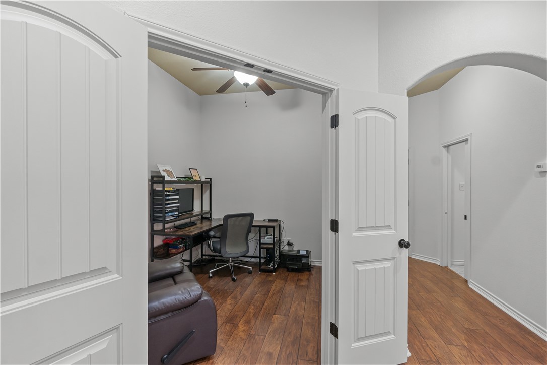 4202 Carnes Court S Property Photo 14