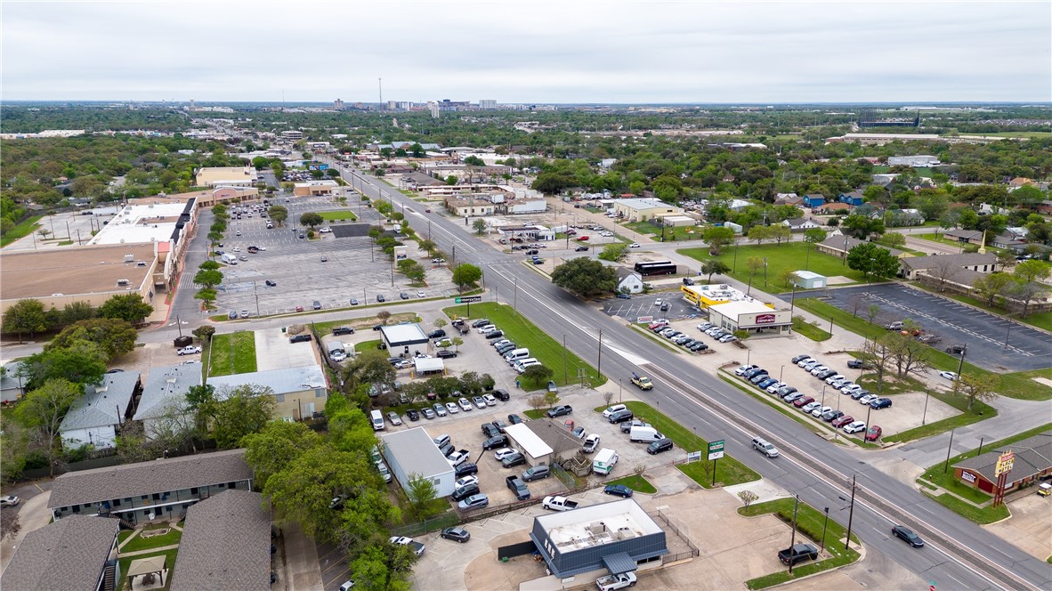 1803 South Texas Avenue Property Photo 3