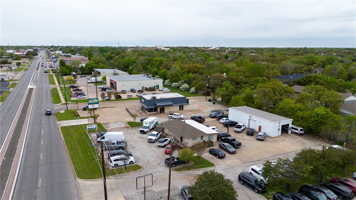 1803 South Texas Avenue Property Photo 4