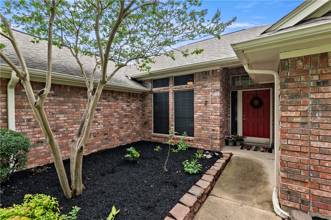 1717 Starling Drive Property Photo 3