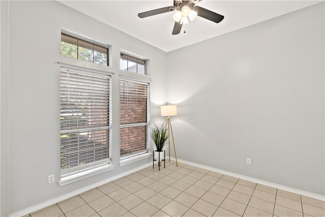 1717 Starling Drive Property Photo 5