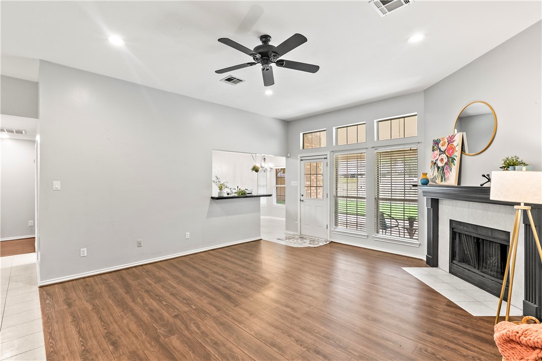 1717 Starling Drive Property Photo 9