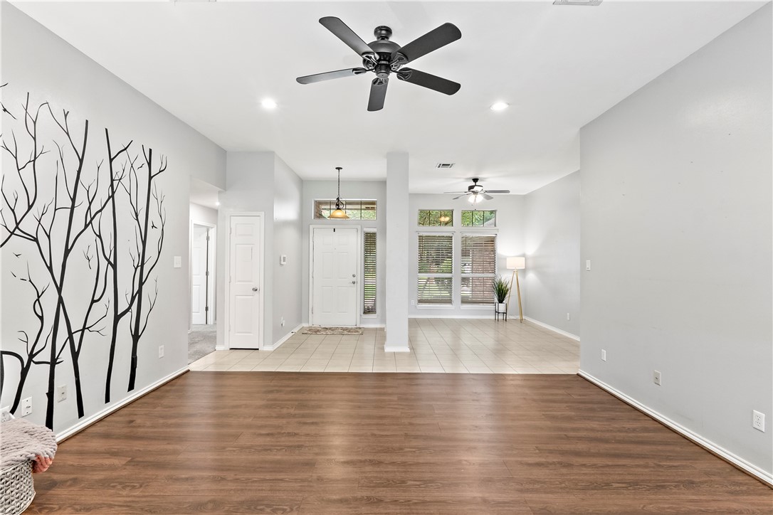 1717 Starling Drive Property Photo 11