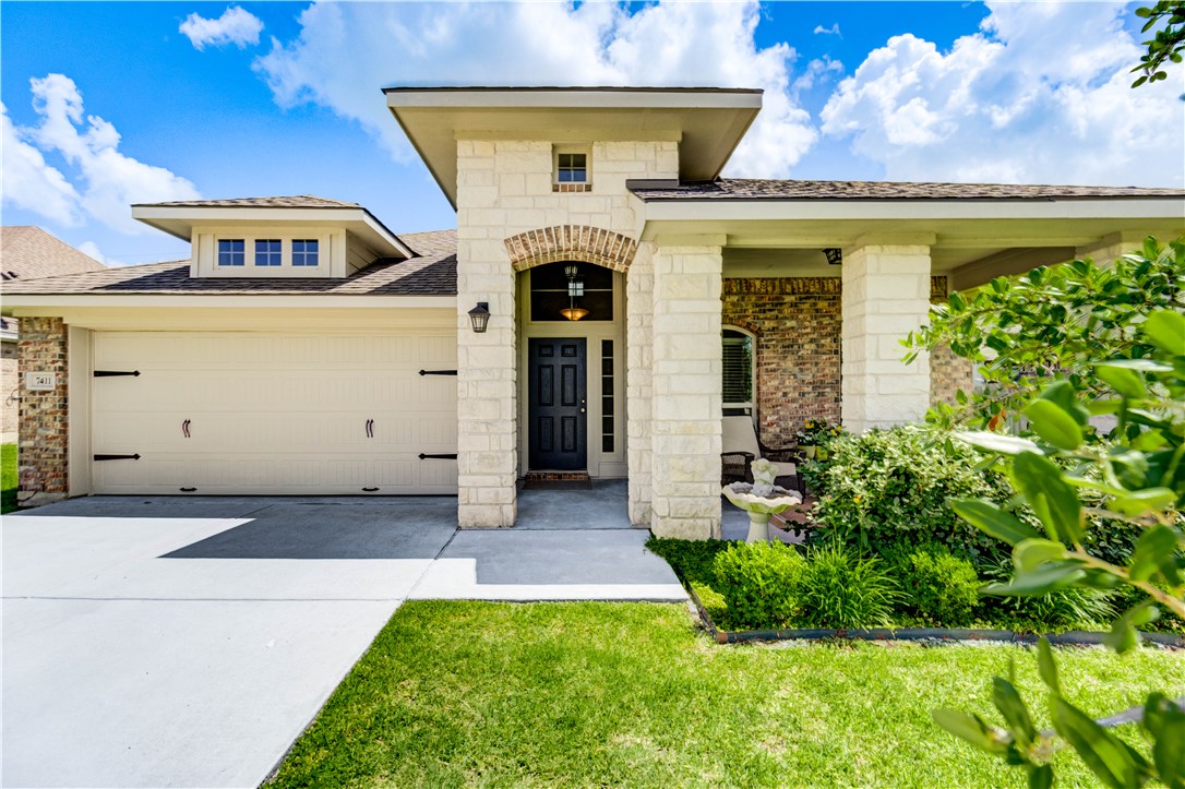 7411 Masters Drive Property Photo 1