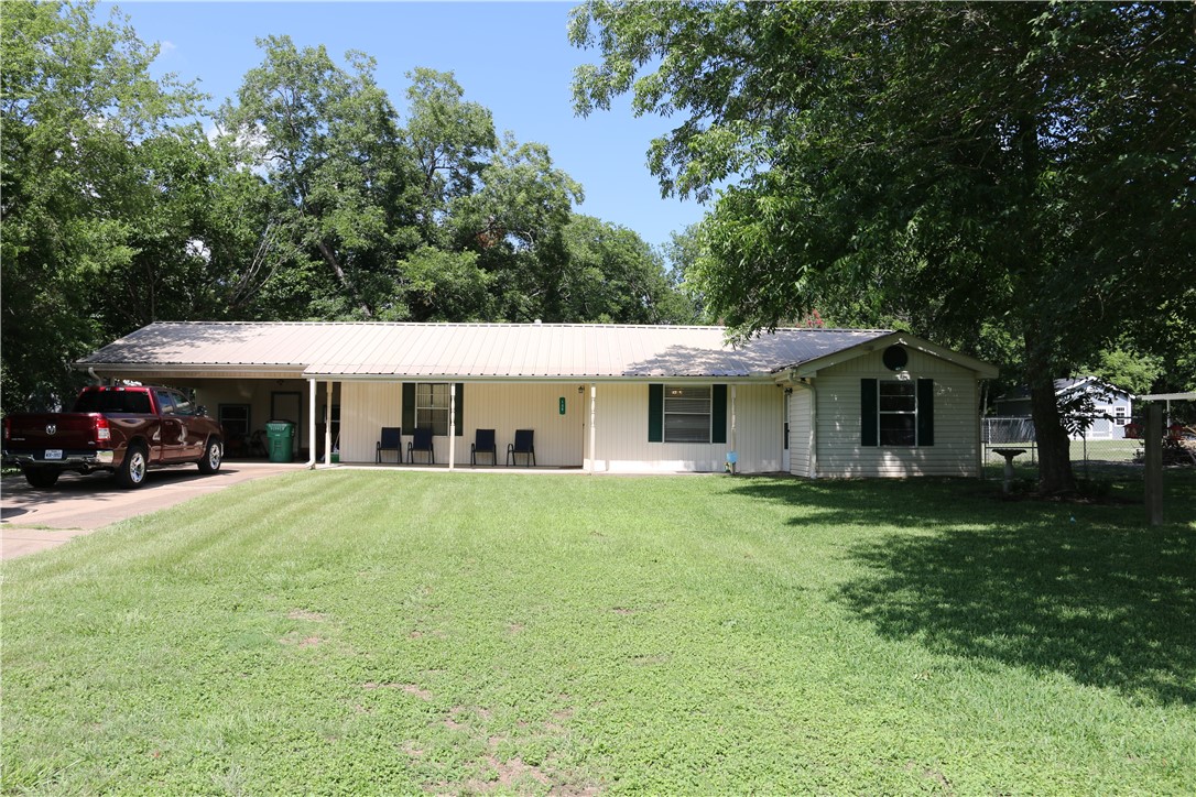 106 North Minden Street Property Photo 1