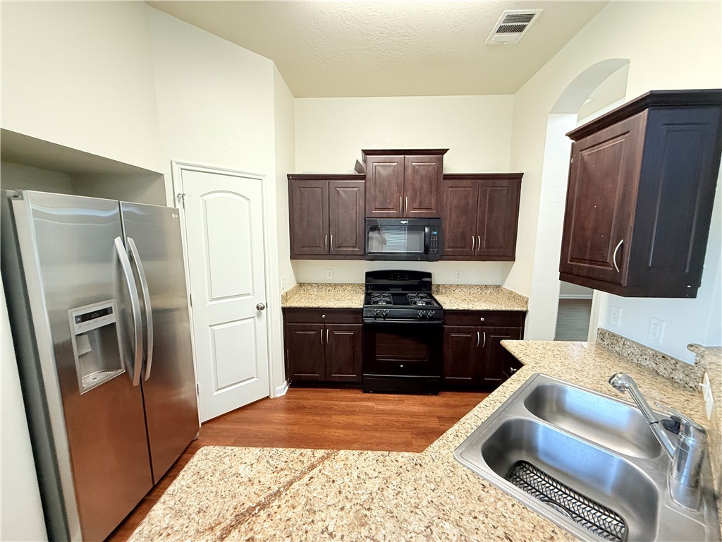 2812 Silver Oak Drive Property Photo 1