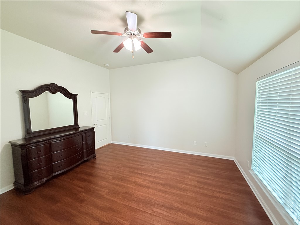 2812 Silver Oak Drive Property Photo 3