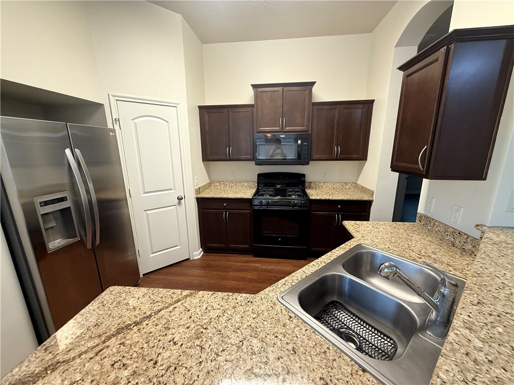 2812 Silver Oak Drive Property Photo 16