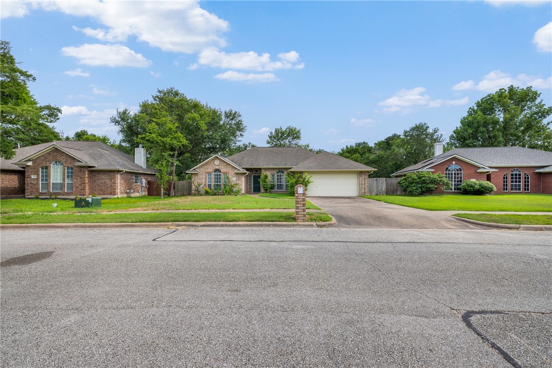 1704 Starling Drive Property Photo 2
