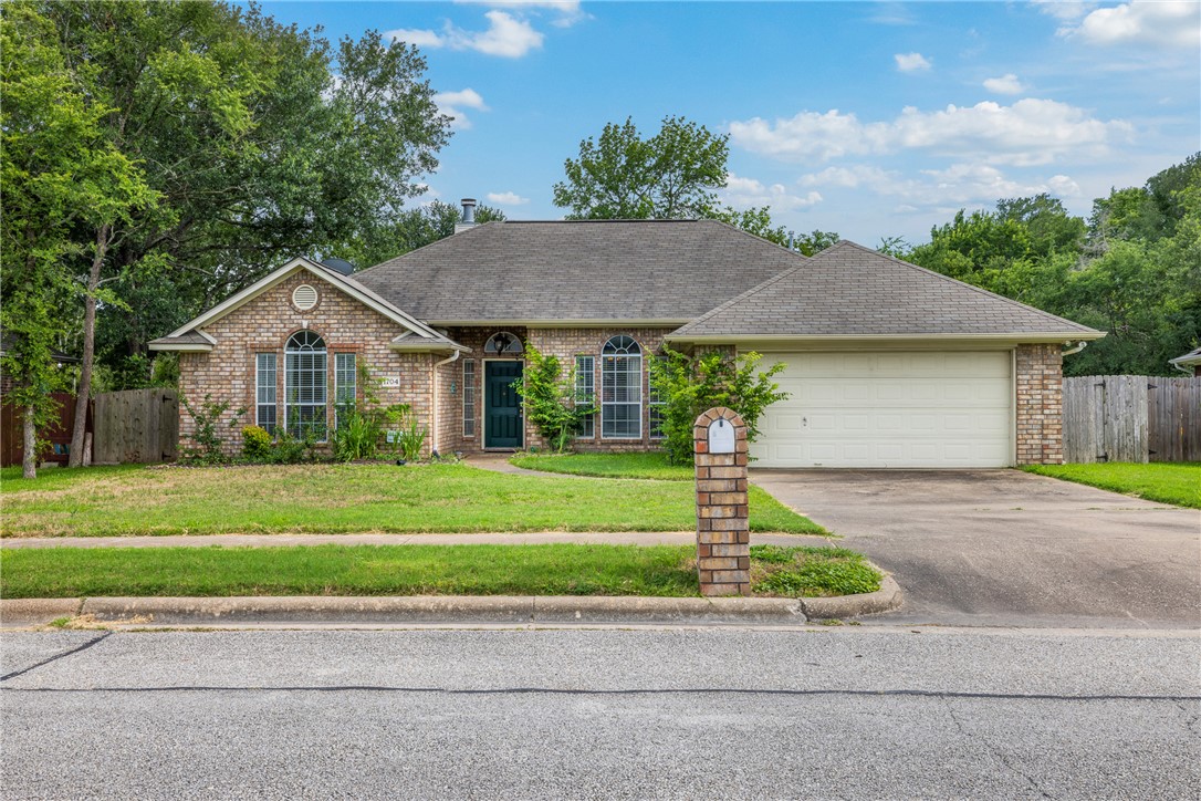 1704 Starling Drive Property Photo 3