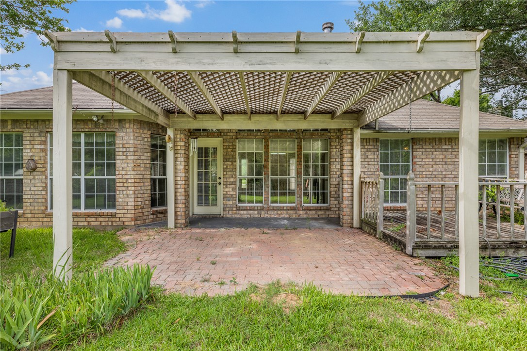1704 Starling Drive Property Photo 6