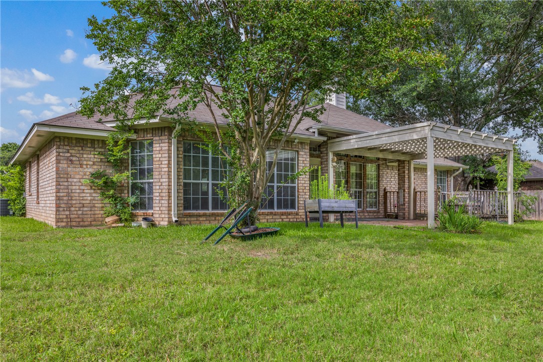 1704 Starling Drive Property Photo 7