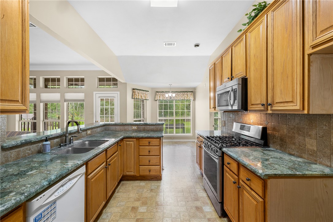 1704 Starling Drive Property Photo 16