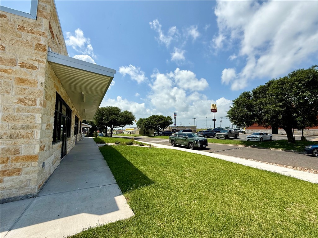 114 Austiana Hills B Property Photo 3