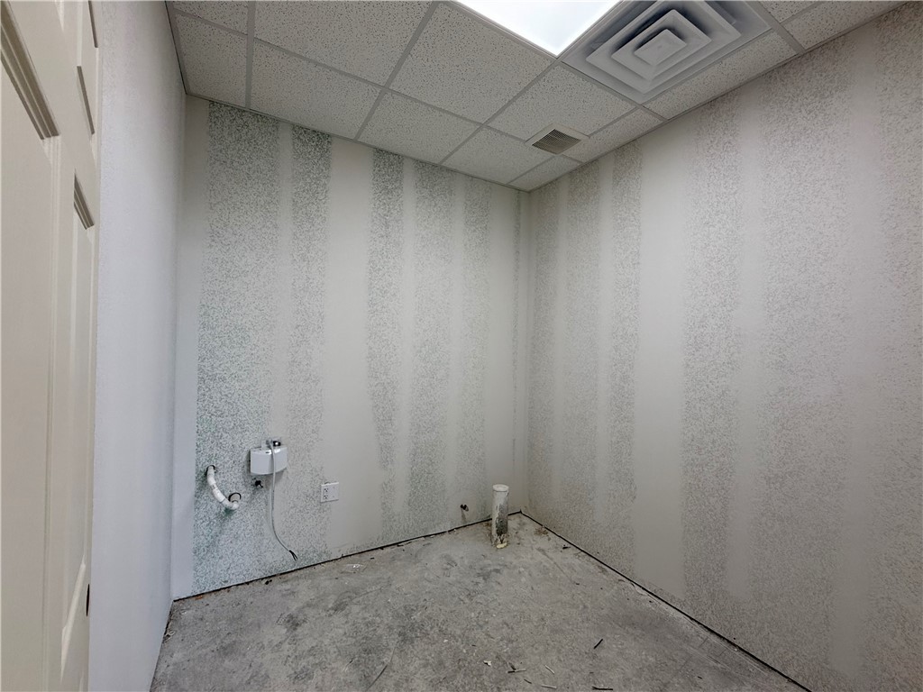 114 Austiana Hills B Property Photo 6