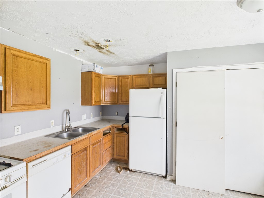 304 Mesa Drive Property Photo 3