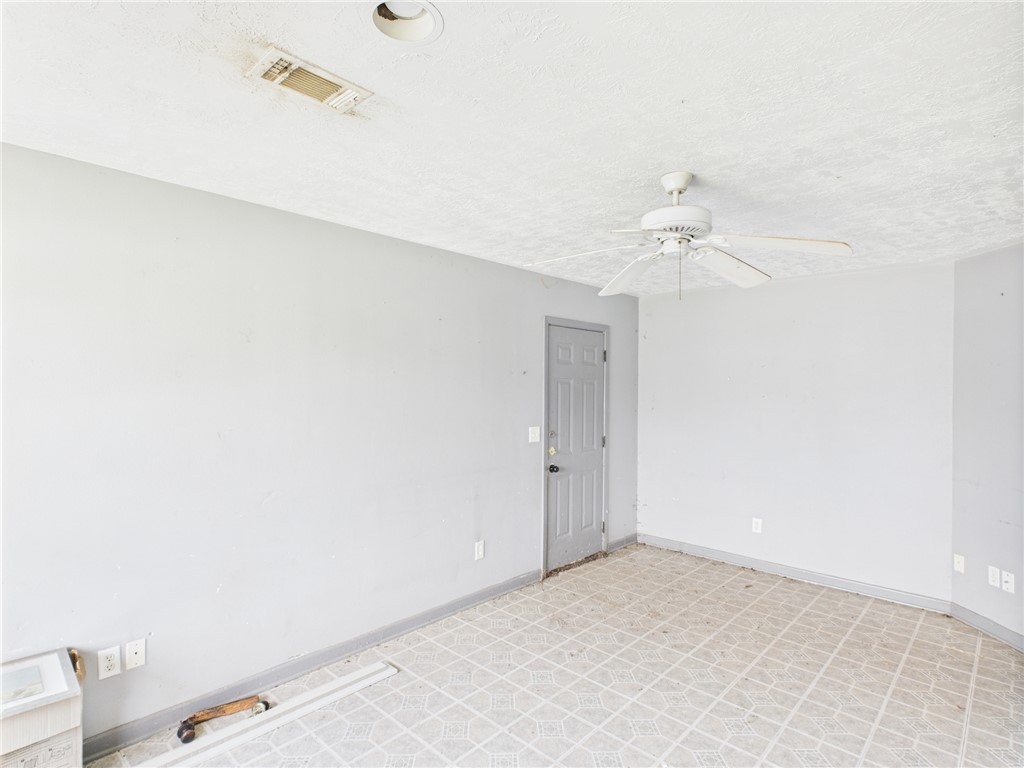 304 Mesa Drive Property Photo 4