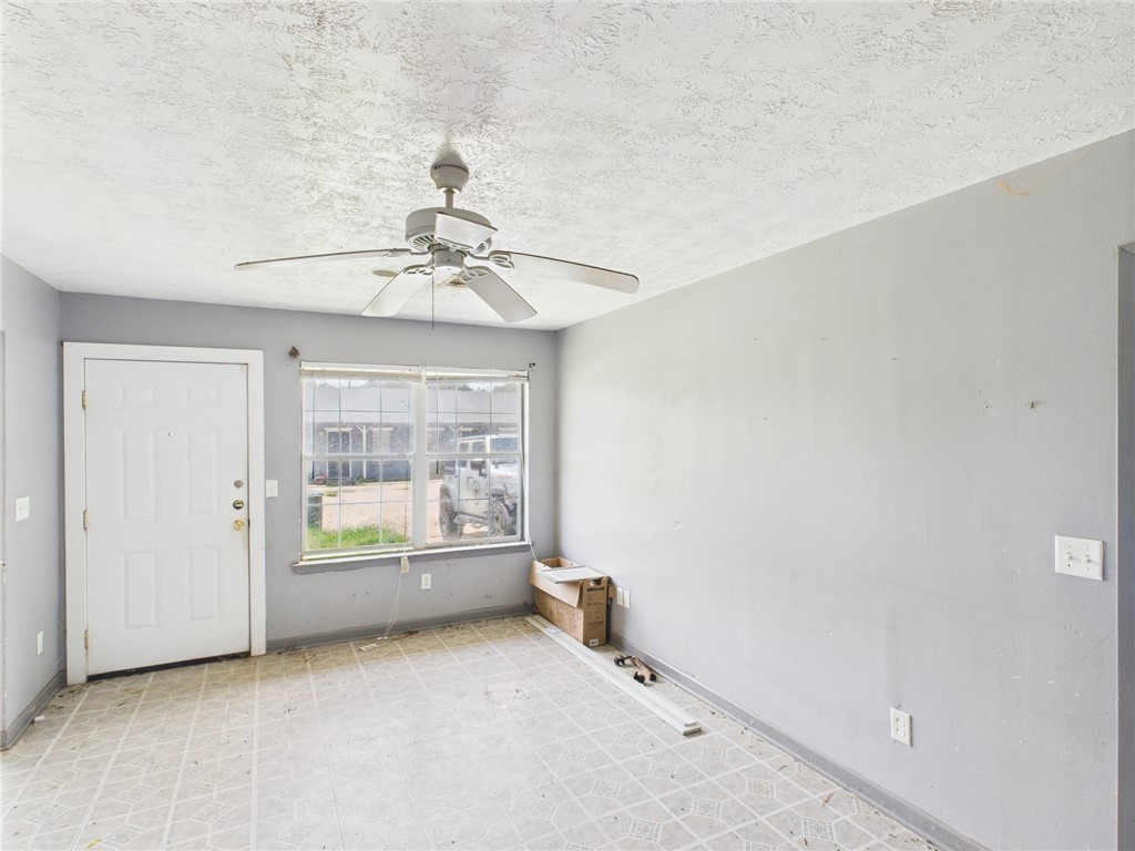 304 Mesa Drive Property Photo 5