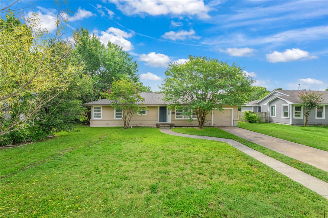 1103 Edgewood Drive Property Photo 1