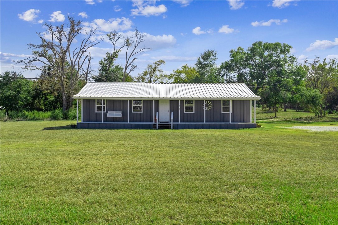 14440 Fm 1696 Road Property Photo 1