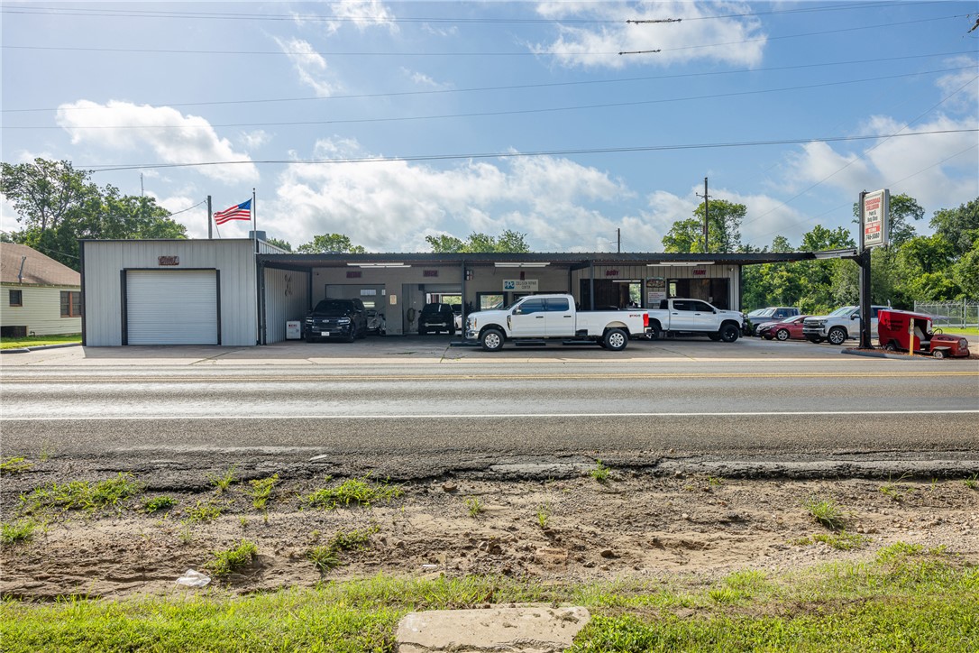418 South Commerce Street Property Photo