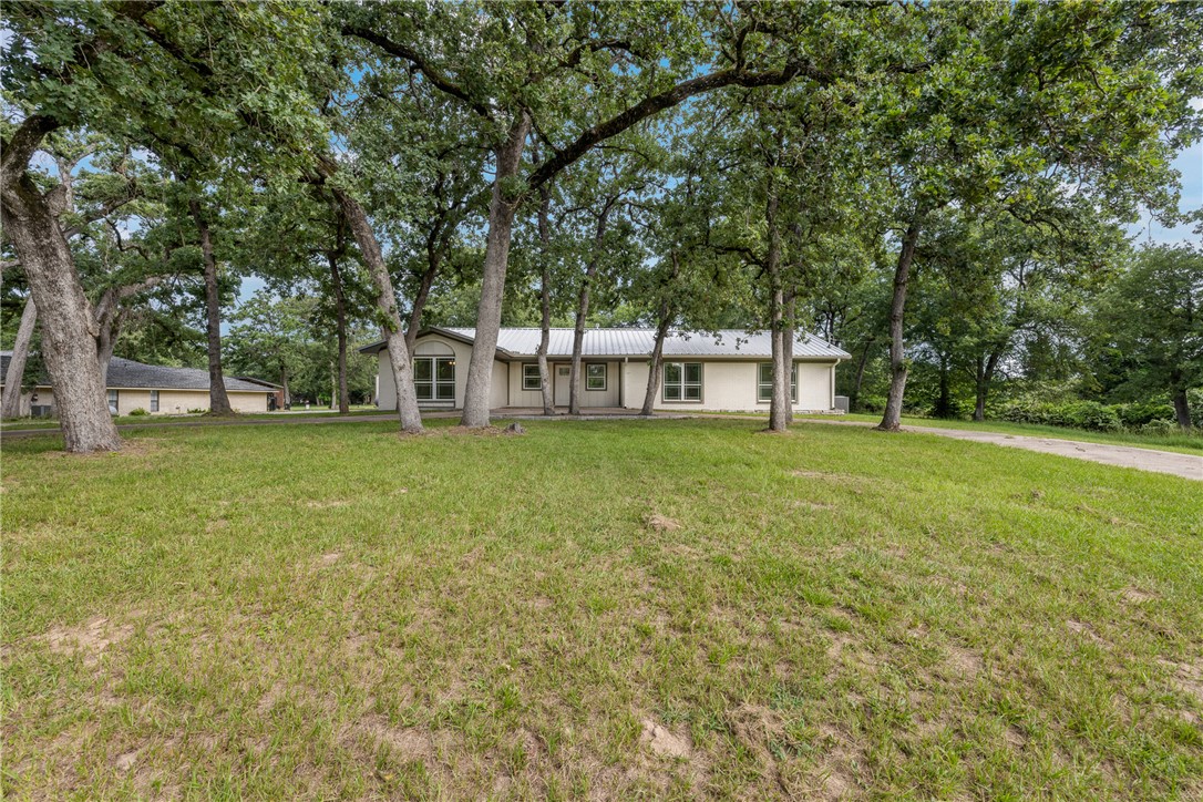 73 Fairway Dr Property Photo 4