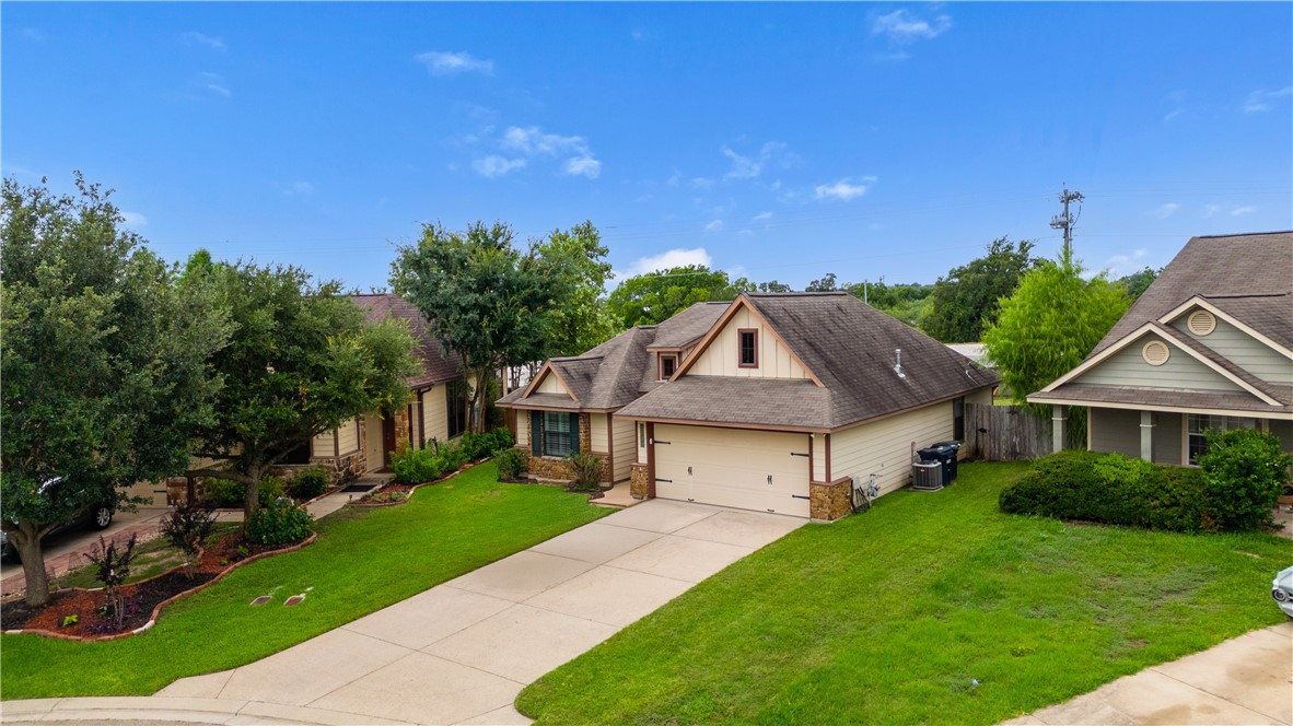 2730 Silver Oak Drive Property Photo 2