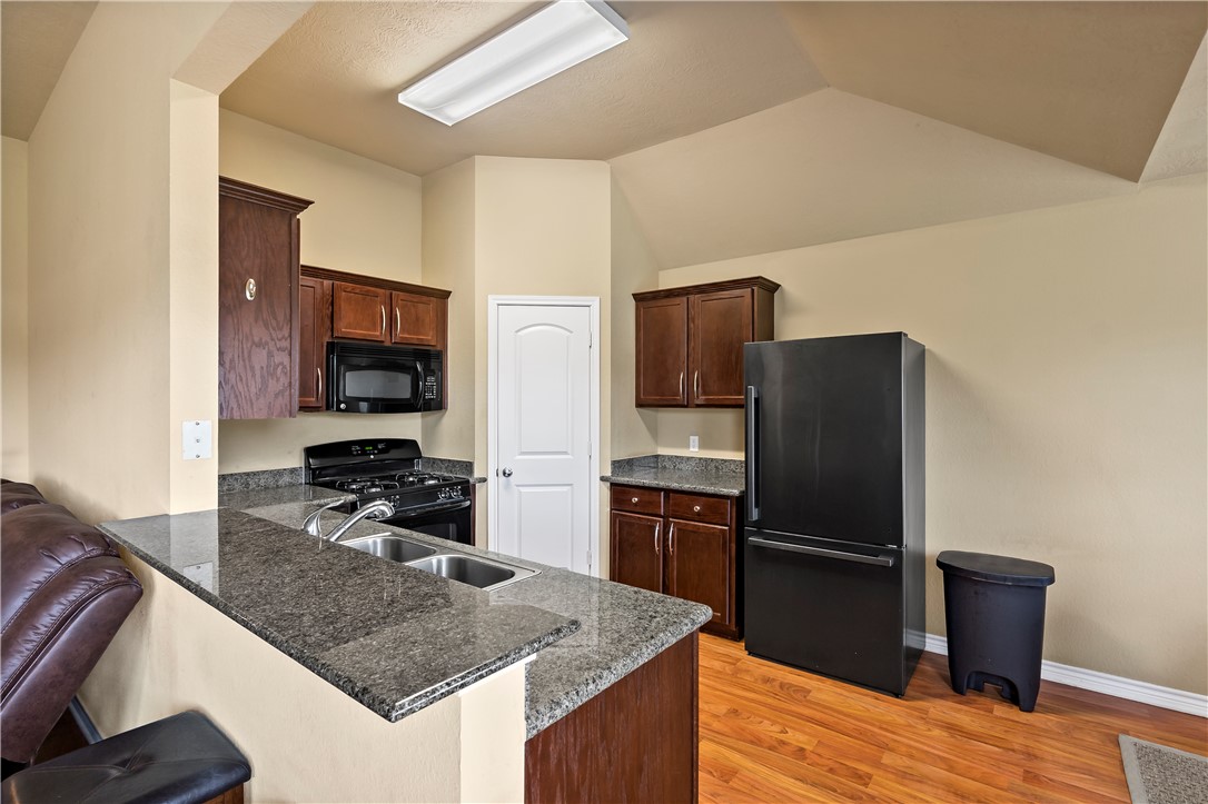 2730 Silver Oak Drive Property Photo 8