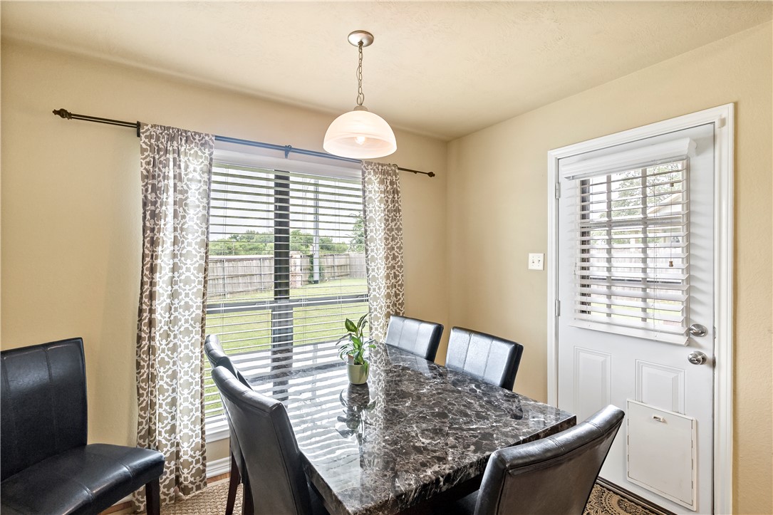 2730 Silver Oak Drive Property Photo 12