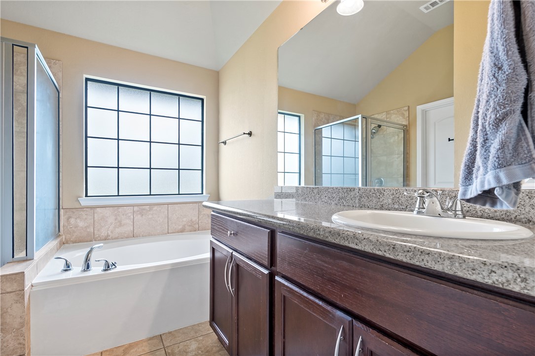 2730 Silver Oak Drive Property Photo 15