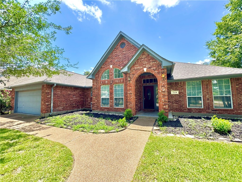 719 Willow Loop