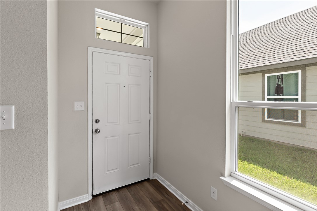 4746 Holm Oak Drive Property Photo 4