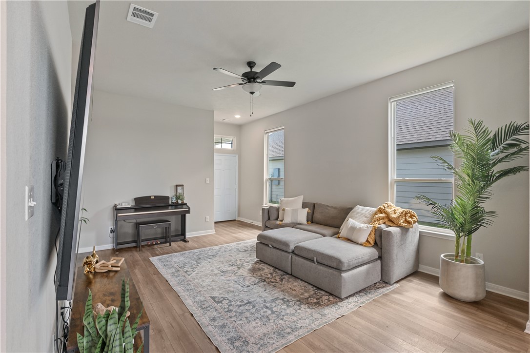 4746 Holm Oak Drive Property Photo 8