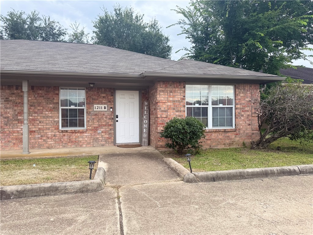 1211 Webhollow Circle B Property Photo 1