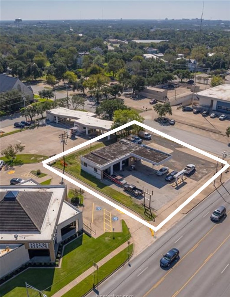 209 South Texas Avenue Property Photo 2