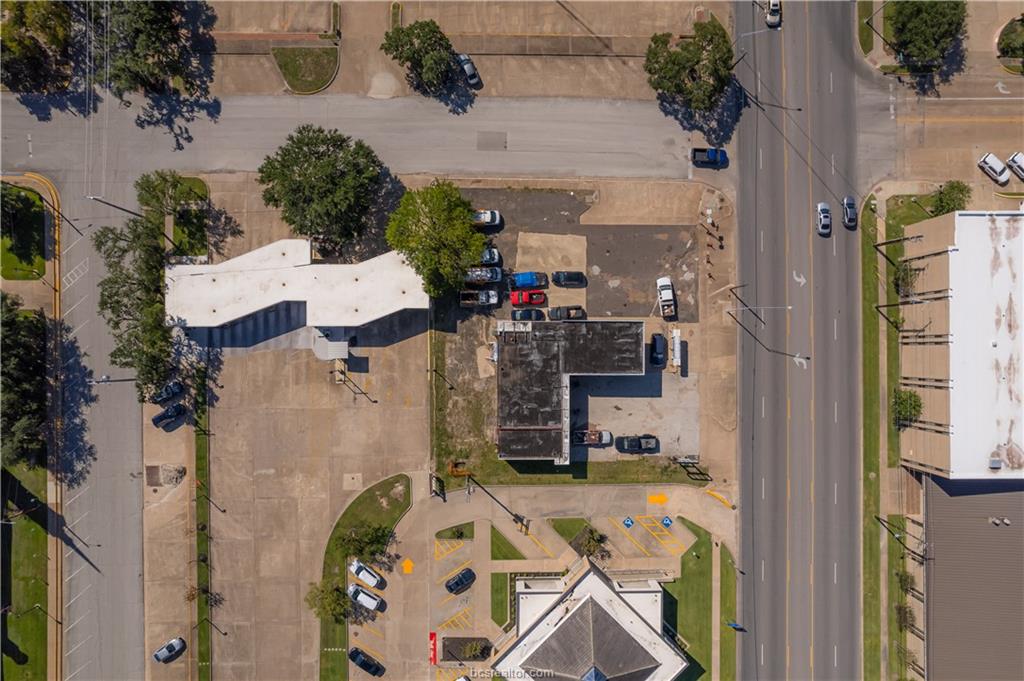209 South Texas Avenue Property Photo 3