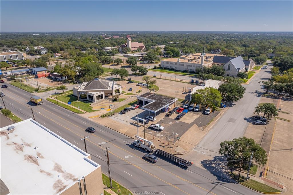 209 South Texas Avenue Property Photo 4