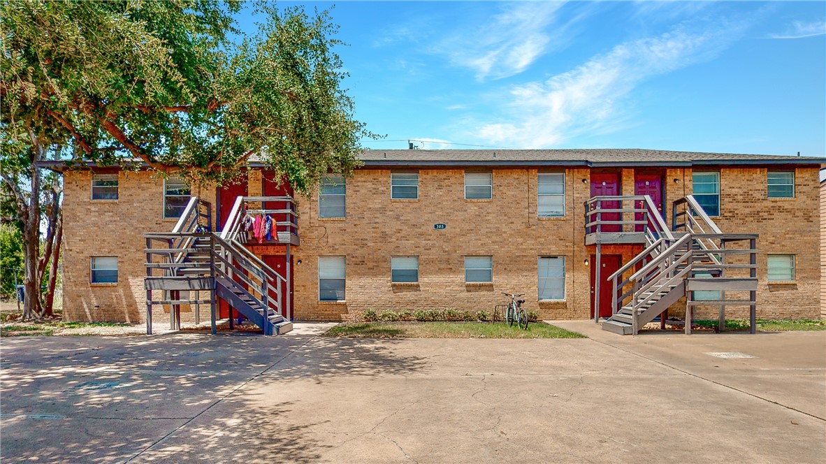 303 Spruce Street 3