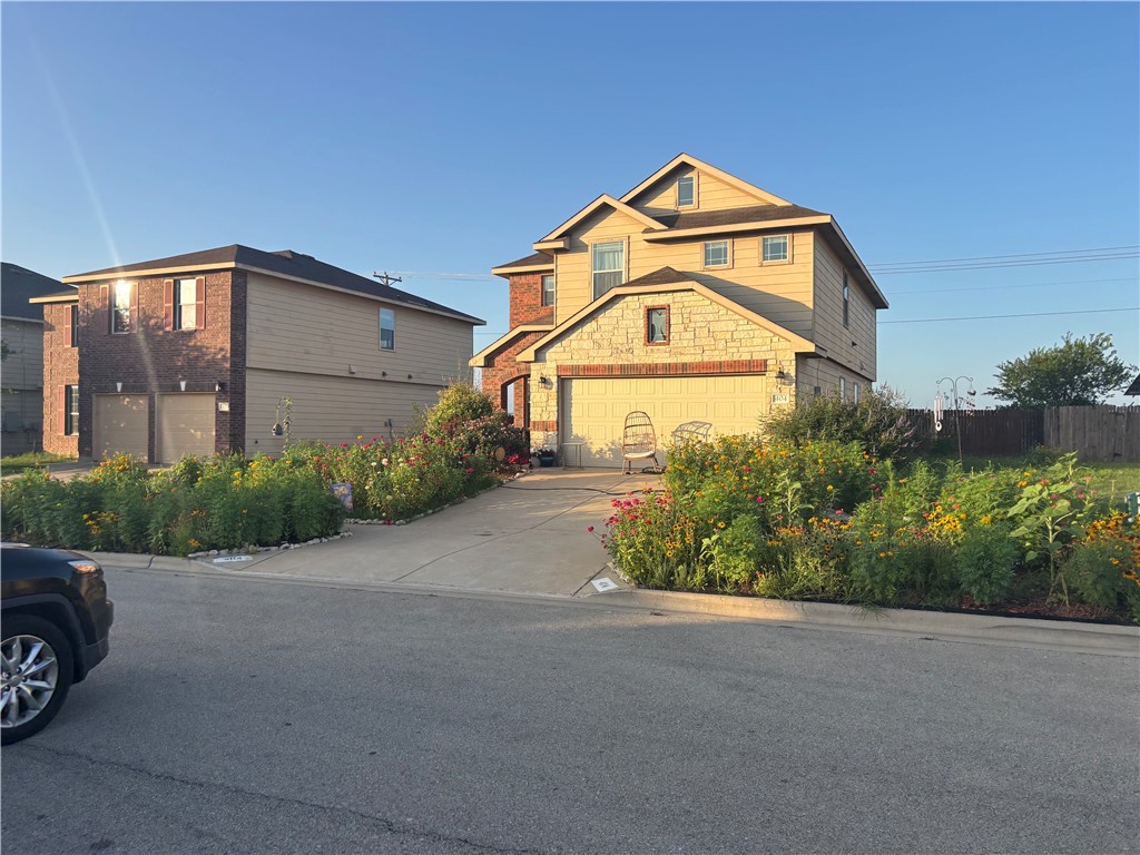 404 West GEMINI Lane