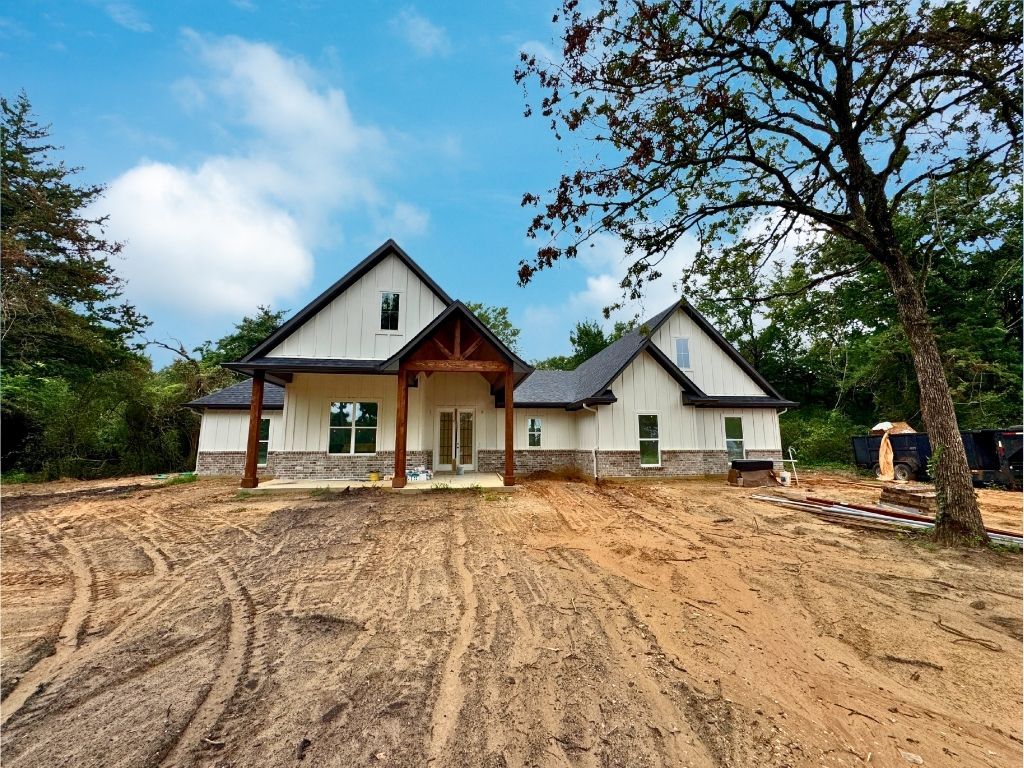 1915 Lone Star Lane Property Photo 1