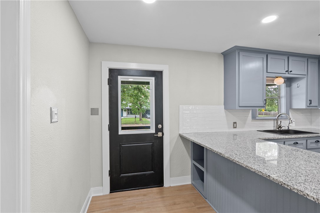 717 Enfield Street Property Photo 4