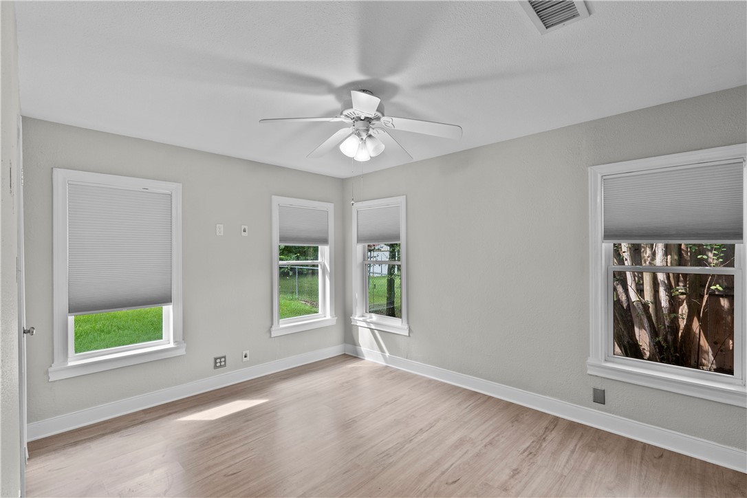 717 Enfield Street Property Photo 21
