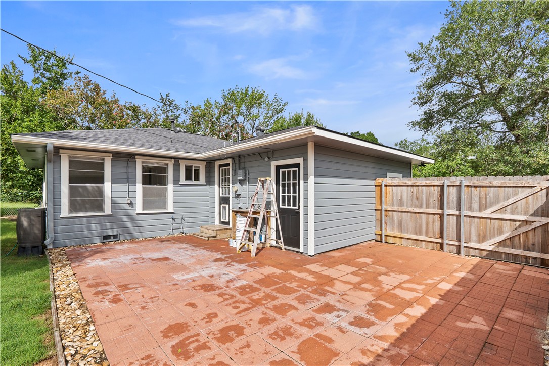 717 Enfield Street Property Photo 26