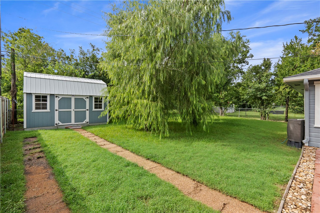 717 Enfield Street Property Photo 27