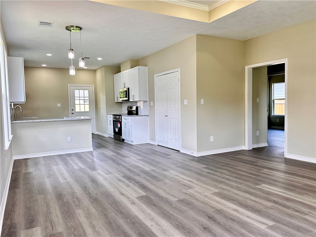 602 Houston Property Photo 3
