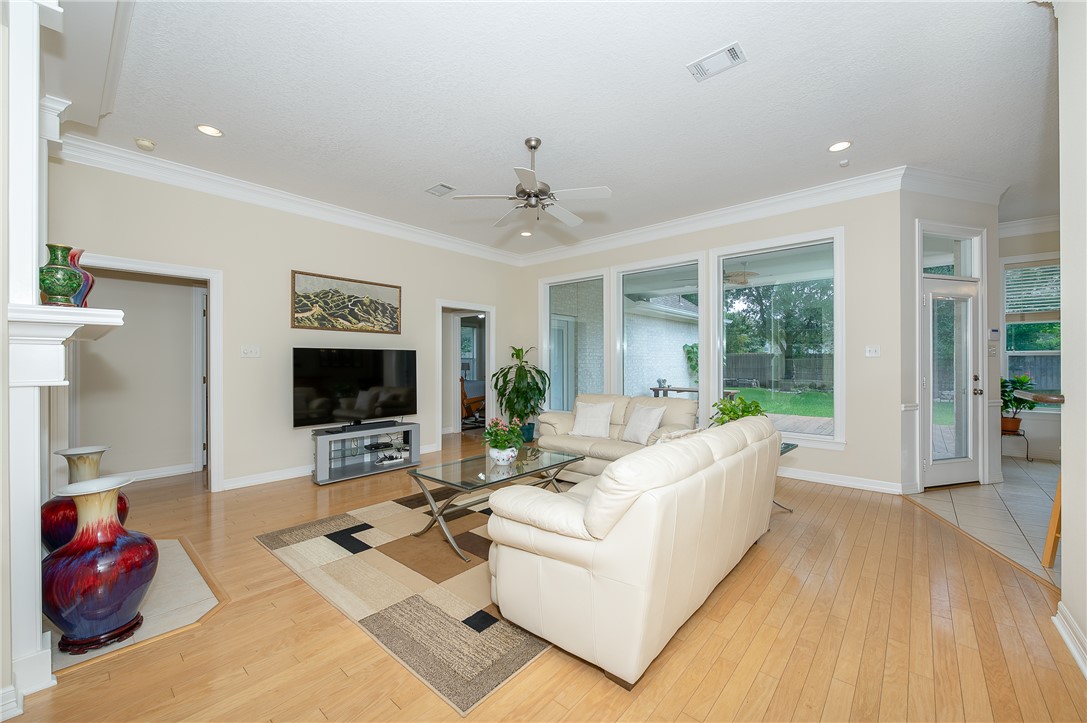 827 Pine Valley Drive Property Photo 12