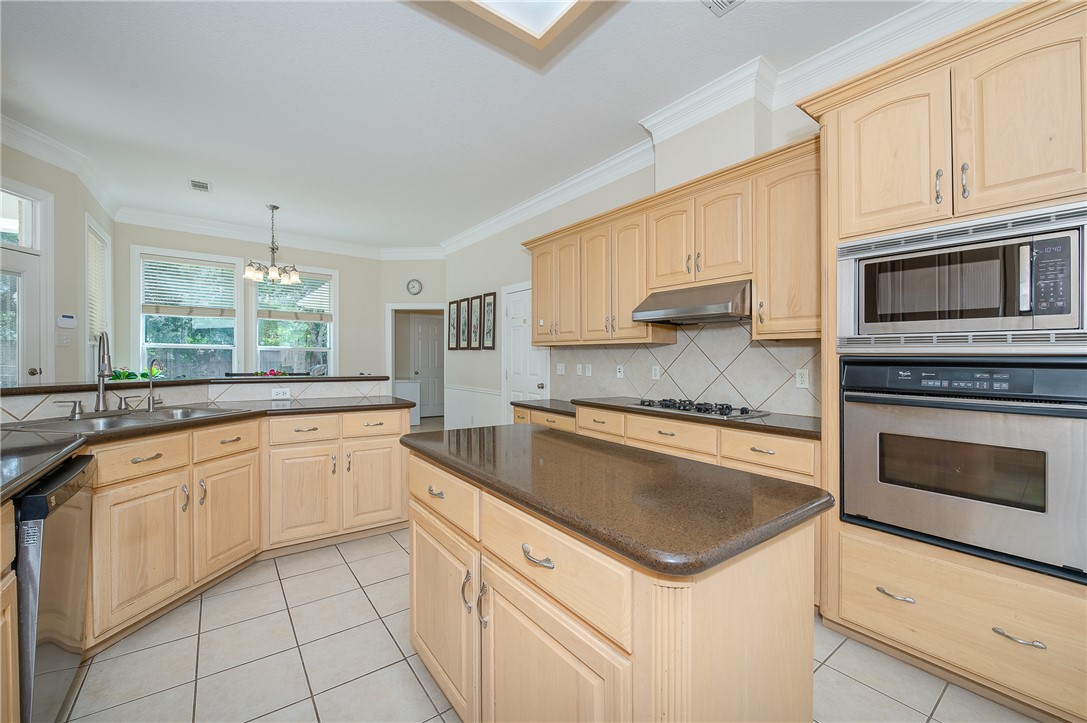 827 Pine Valley Drive Property Photo 17