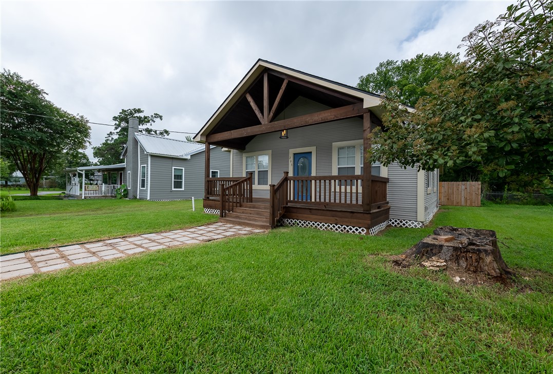 203 North Texas Street Property Photo 1