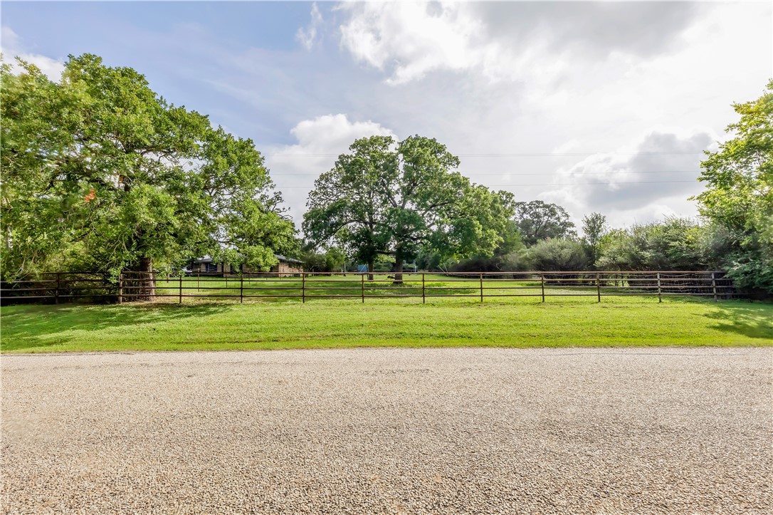 9121 Lightsey Lane Property Photo 3