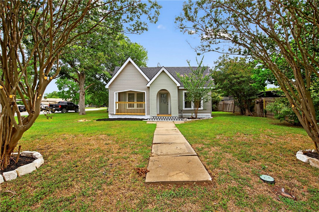 1001 North Banks Street Property Photo 1